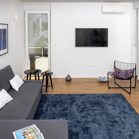 Apartment House 