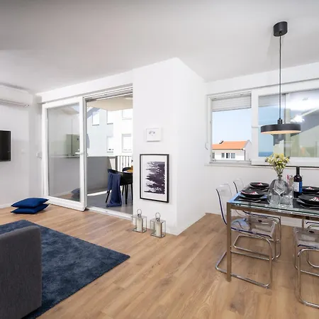 Apartment House 