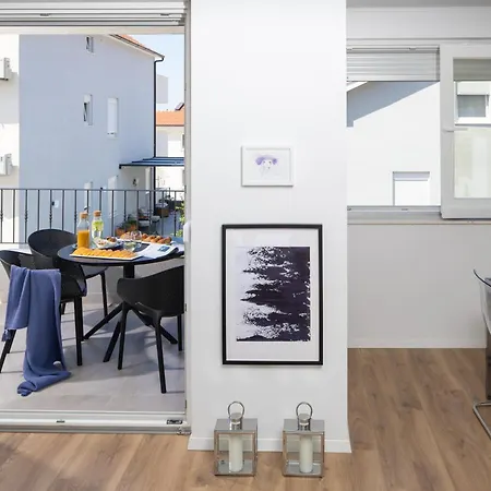 Apartment House 